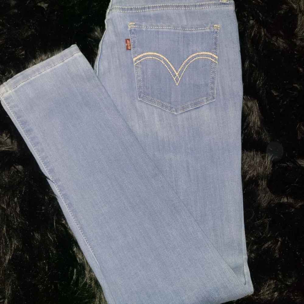 Womens Levi's jeans